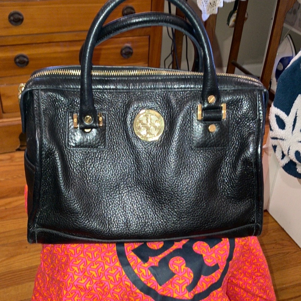 Black Tory Burch pebble black leather handbag - gold hardware with Dust Bag